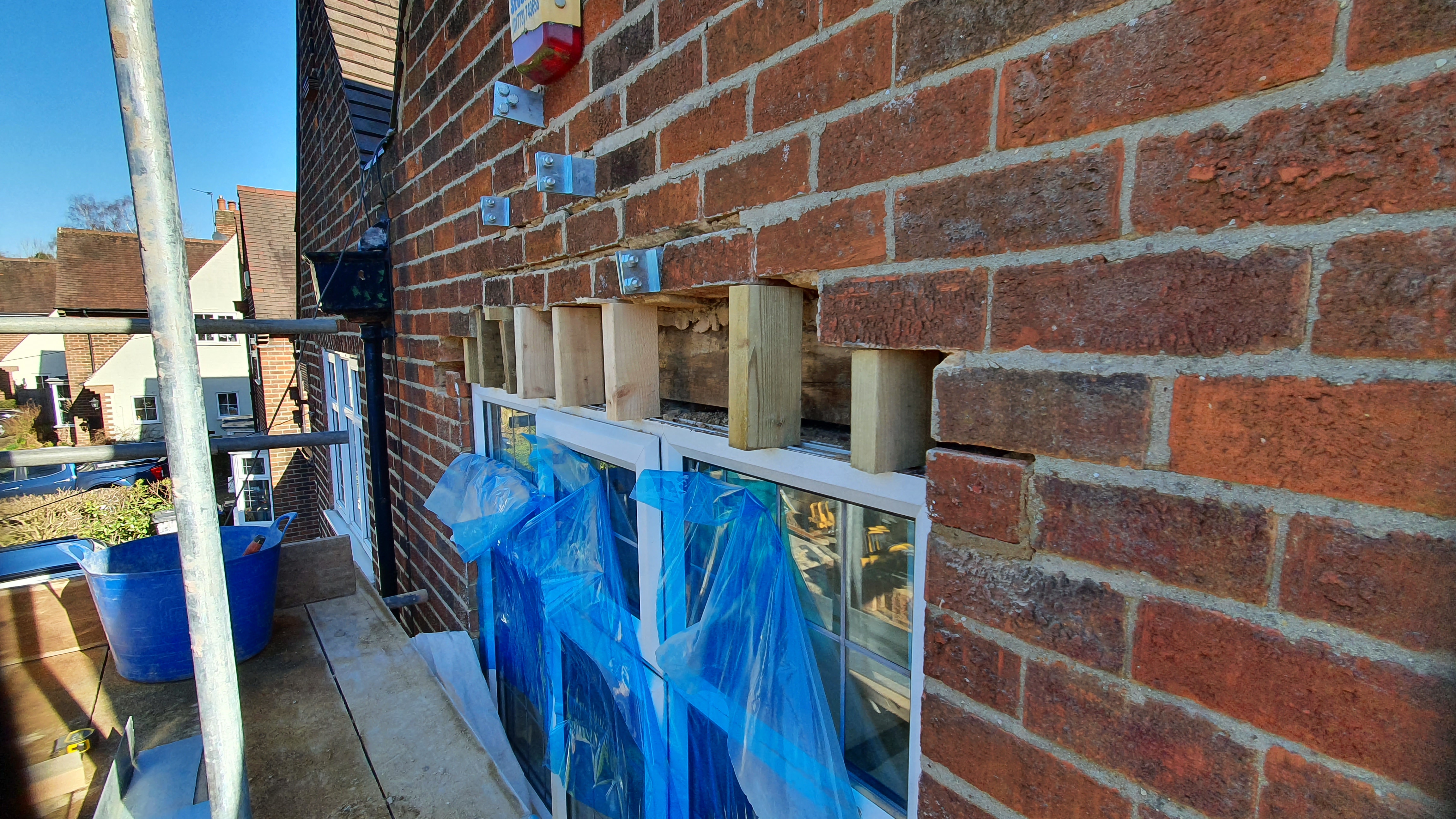 Lintel installation work